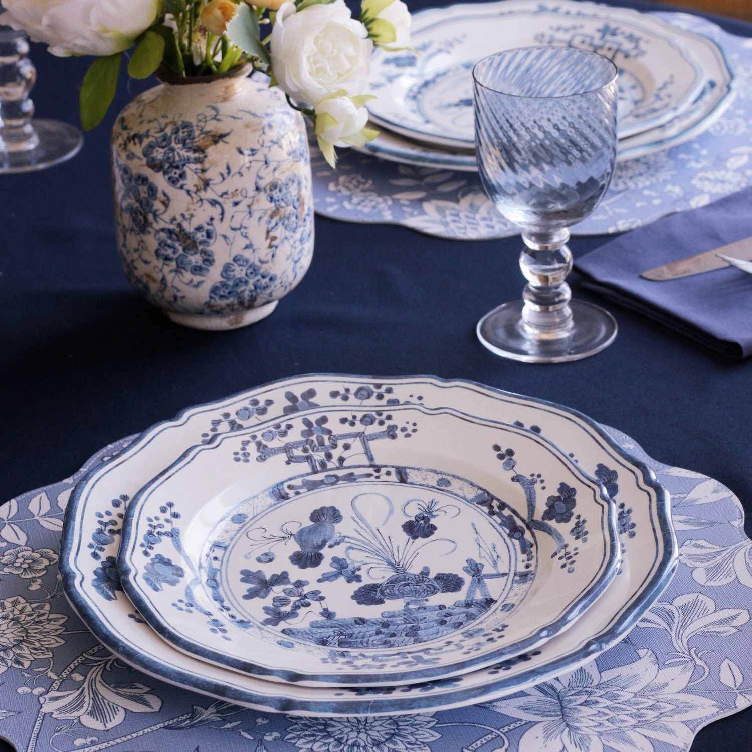 VIDA Faenza 11" Dinner Plate Set of 4 (White and Blue)