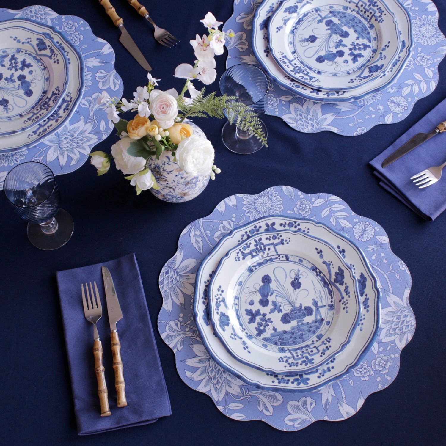 VIDA Faenza 11" Dinner Plate Set of 4 (White and Blue)