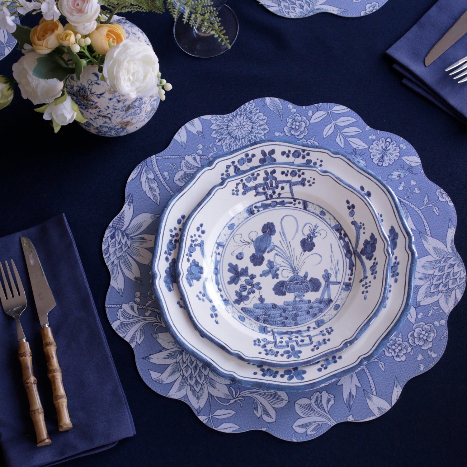 VIDA Faenza 11" Dinner Plate Set of 4 (White and Blue)