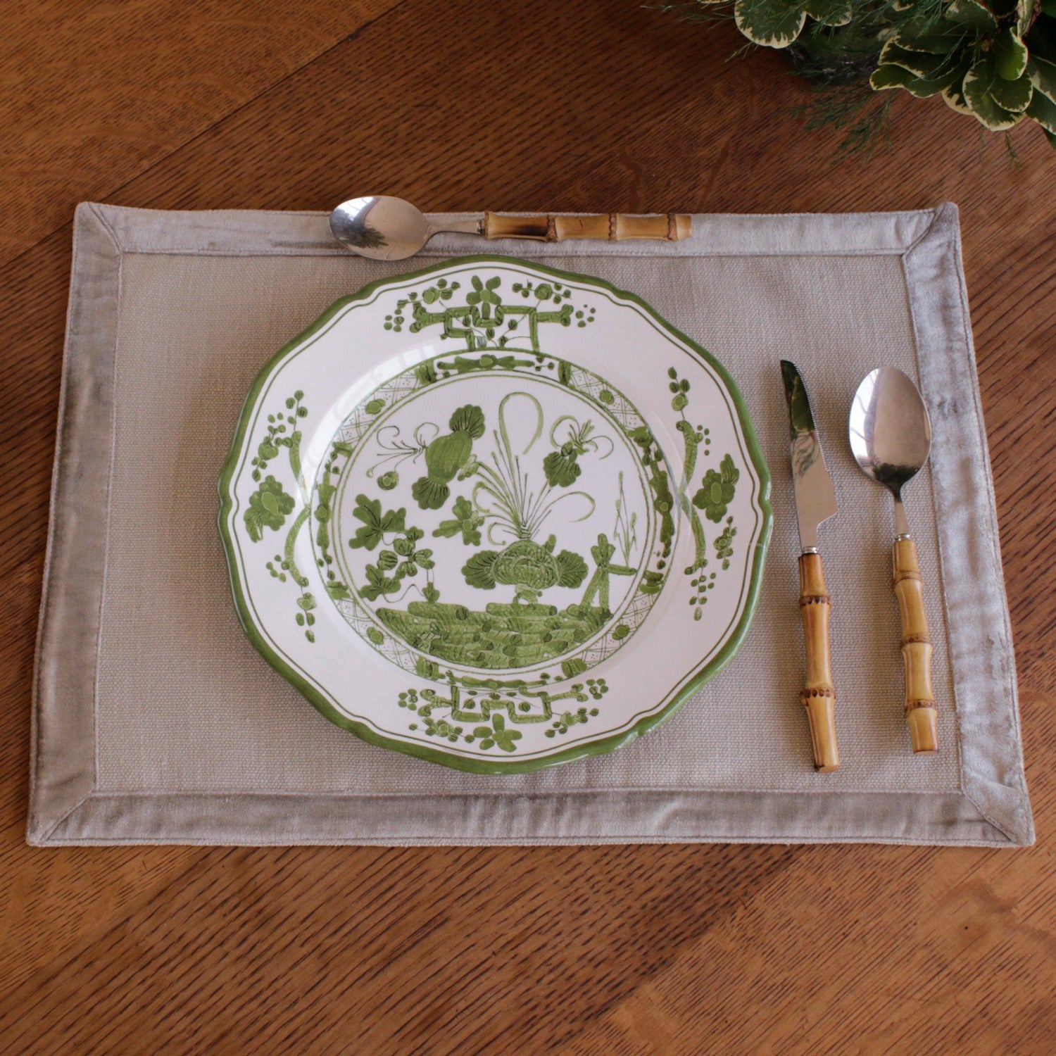 VIDA Faenza 9" Salad Plate Set of 4 (White and Green)