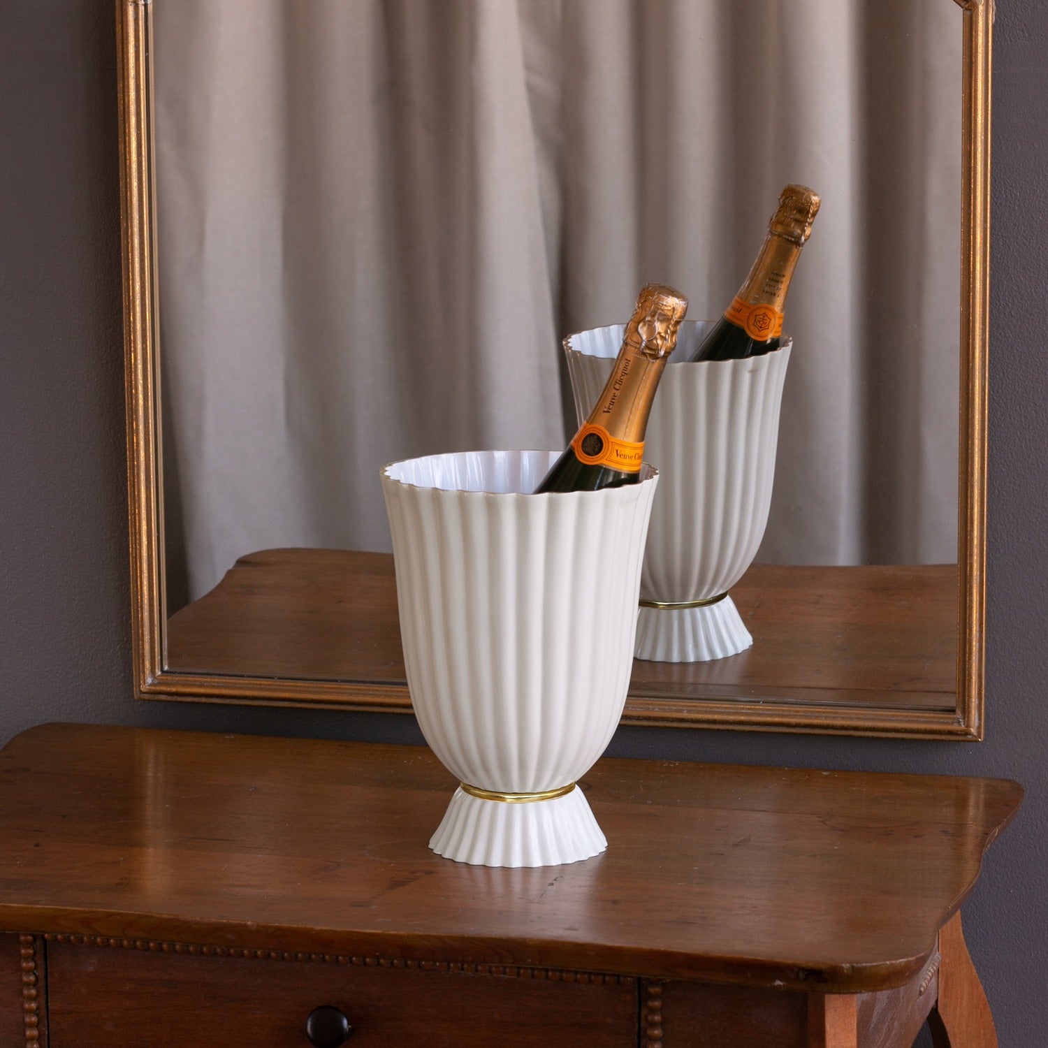 ENCANTO Vienna Large Vase (Cream and White)