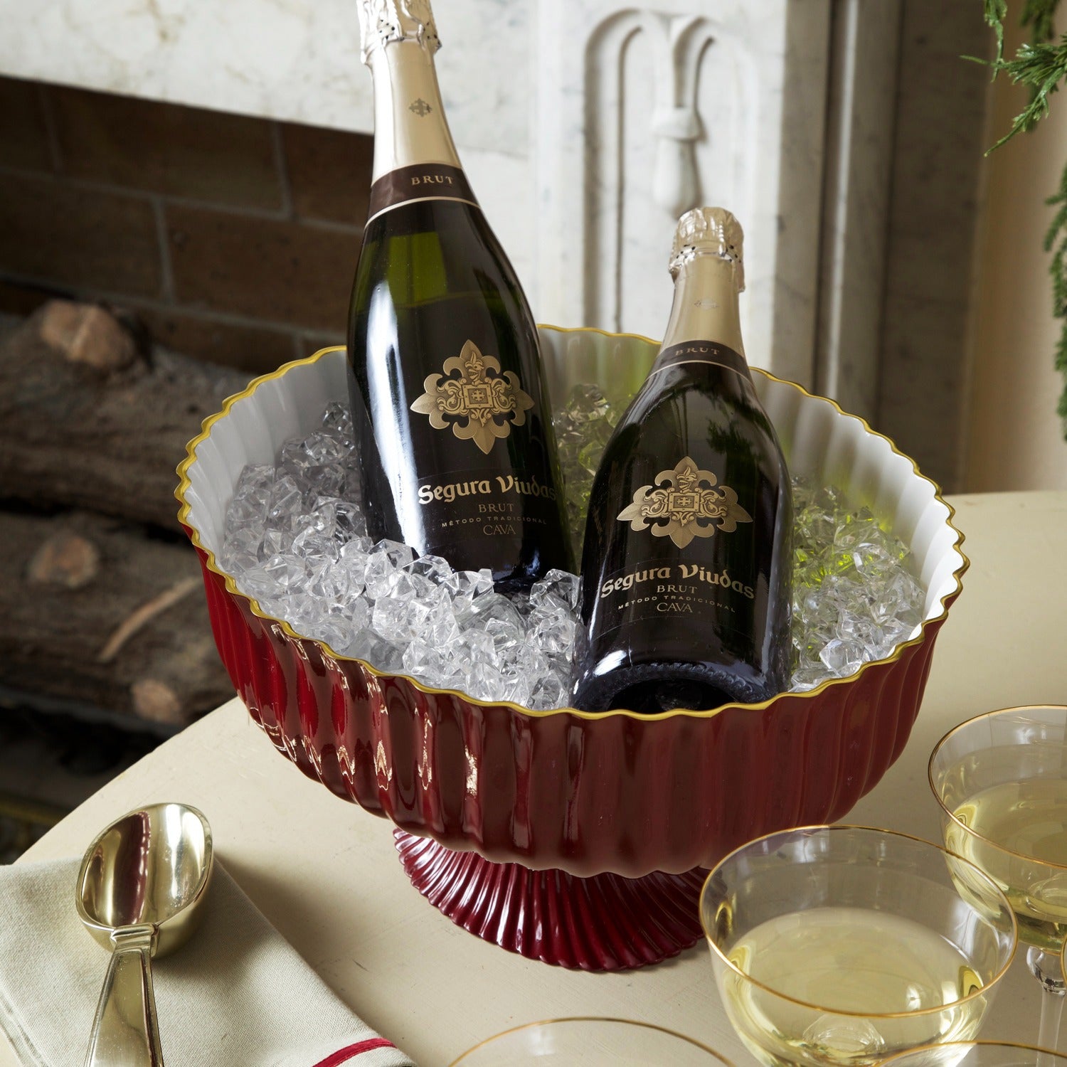 ENCANTO Vienna Large Centerpiece/Punch Bowl (Bordeaux and White)